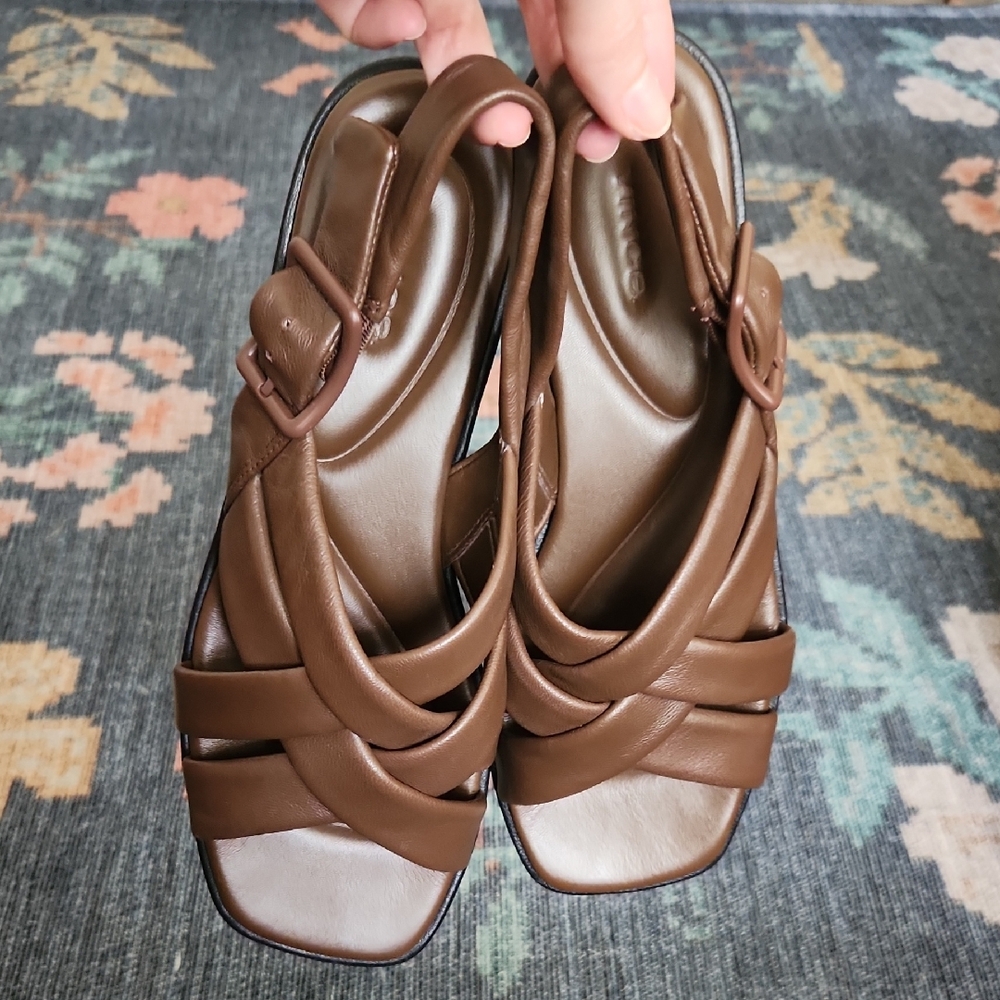 Vince Rexx Redwood Brown Leather Women's Sandals 9